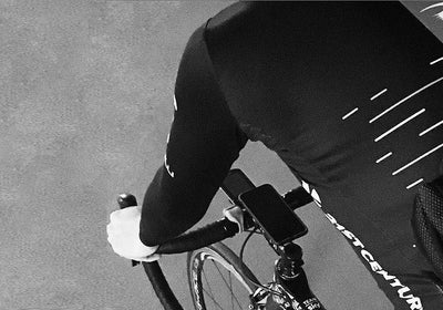 Imagen: Chris Froome using Quad Lock to train with his iPhone