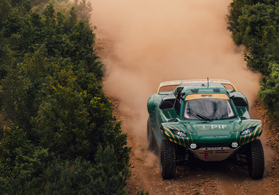 Imagen: Behind the Wheel: Molly Taylor Tests the Extreme H Hydrogen Race Car Shaping the Future of Racing