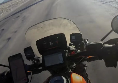 Imagen: ENTREVISTA: CHARLEY BOORMAN HABLA DE LONG WAY UP, ACCIDENTES Y LAS HARLEY DAVIDSON ELÉCTRICAS CON QUAD LOCK