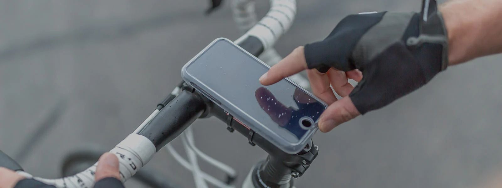 How to unlock your iPhone 7 when using the poncho Quad Lock USA Official Store