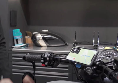 Imagen: Thornton Hundred Motorcycles Create Custom Quad Lock Mount for Triumph